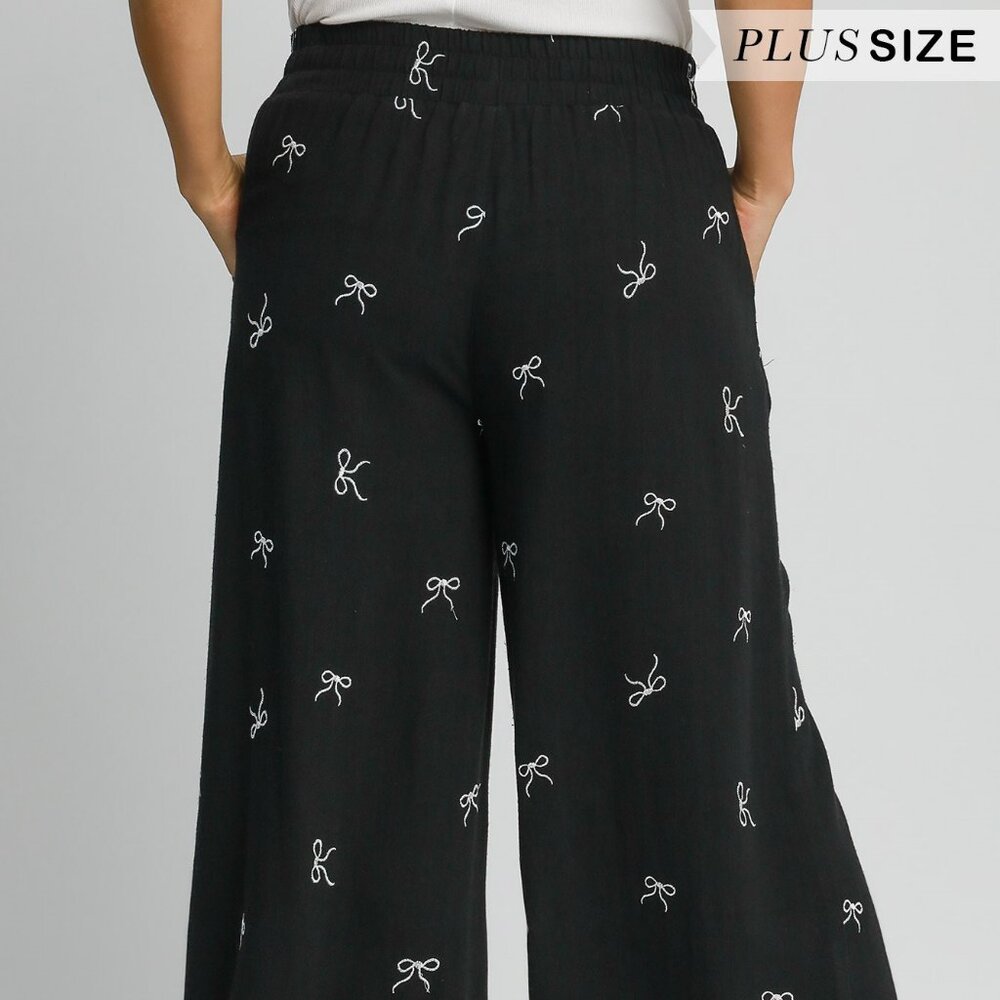 NWT Umgee White Ribbon Embroidery Pull On Black Pants Plus - Picture 3 of 5